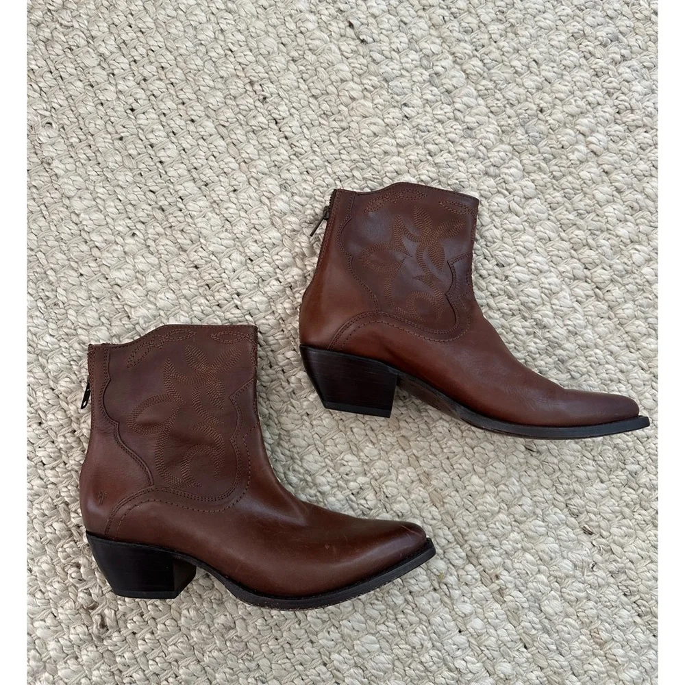 FRYE Boots - Picture 5 of 8